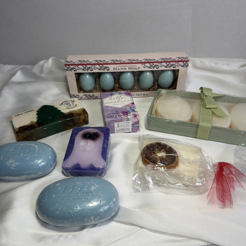 Soap Lot Mixed‎ Brands and Scents of Small Bars of  Face & Body Soap.